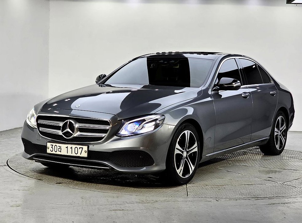 벤츠 E 클래스 E220d 아방가르드