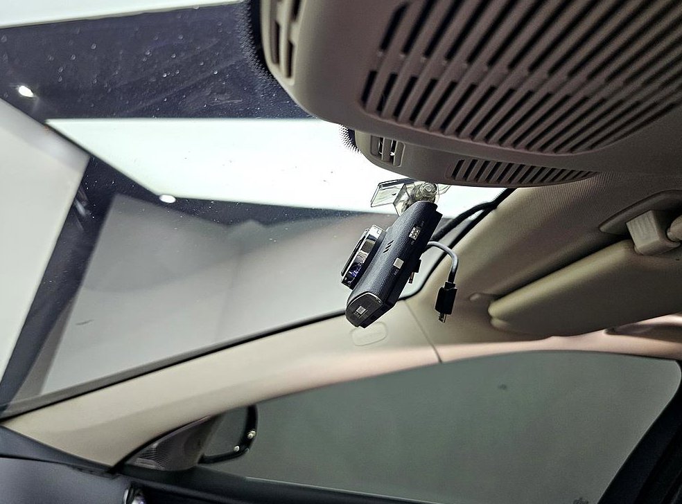 벤츠 E 클래스 E220d 아방가르드 사진 11