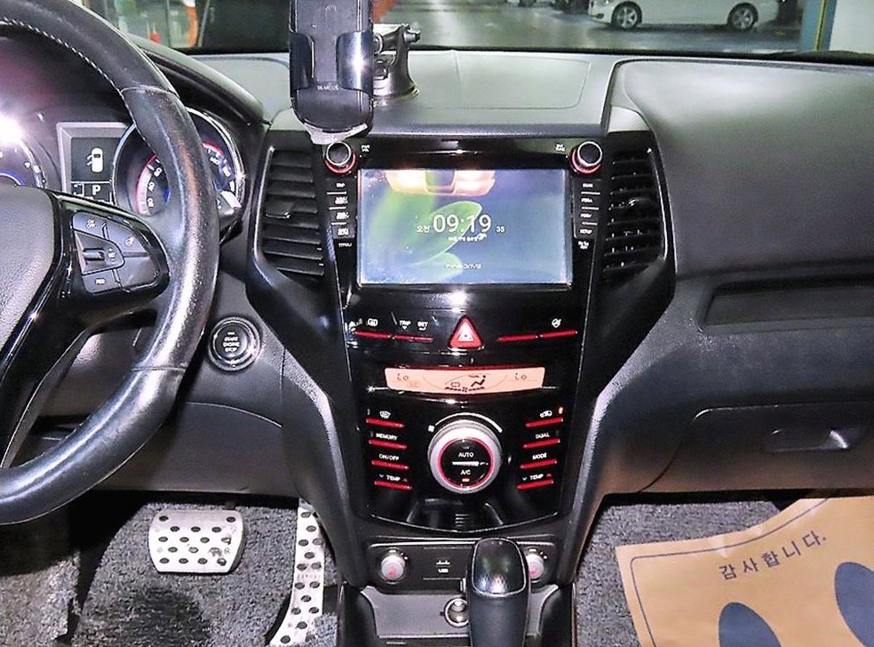 KG모빌리티(쌍용)  티볼리 4WD 디젤 1.6 RX 사진 11