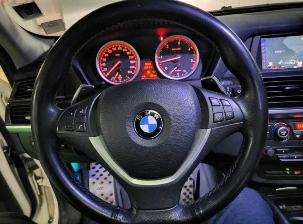 BMW X6 xDrive 30d 사진 8