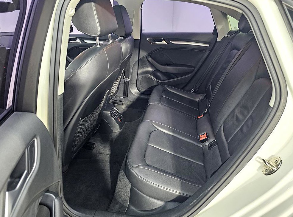 아우디 A3 35 TDI 다이나믹 사진 9