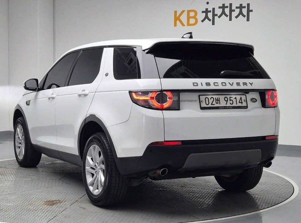 랜드로버 디스커버리 스포츠 2.0 TD4 SE 사진 2