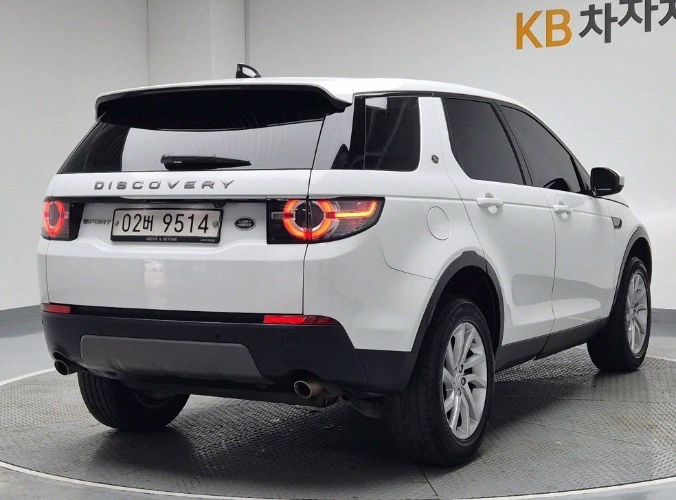랜드로버 디스커버리 스포츠 2.0 TD4 SE 사진 3
