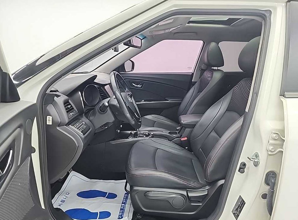 KG모빌리티(쌍용)  티볼리 2WD 가솔린 1.6 RX 사진 11