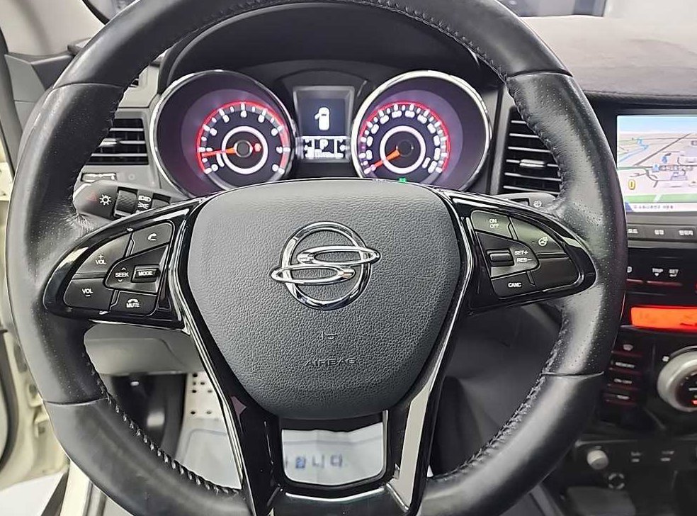 KG모빌리티(쌍용)  티볼리 2WD 가솔린 1.6 RX 사진 9
