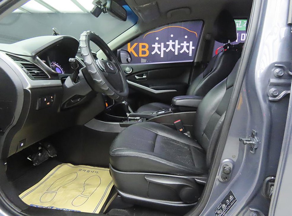 KG모빌리티(쌍용)  코란도 2WD 2.0 RX 사진 5