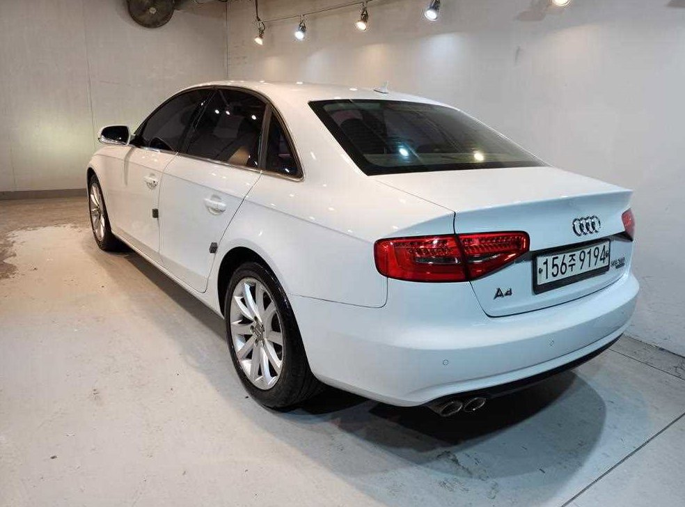 아우디 A4 35 TDI 콰트로 사진 4