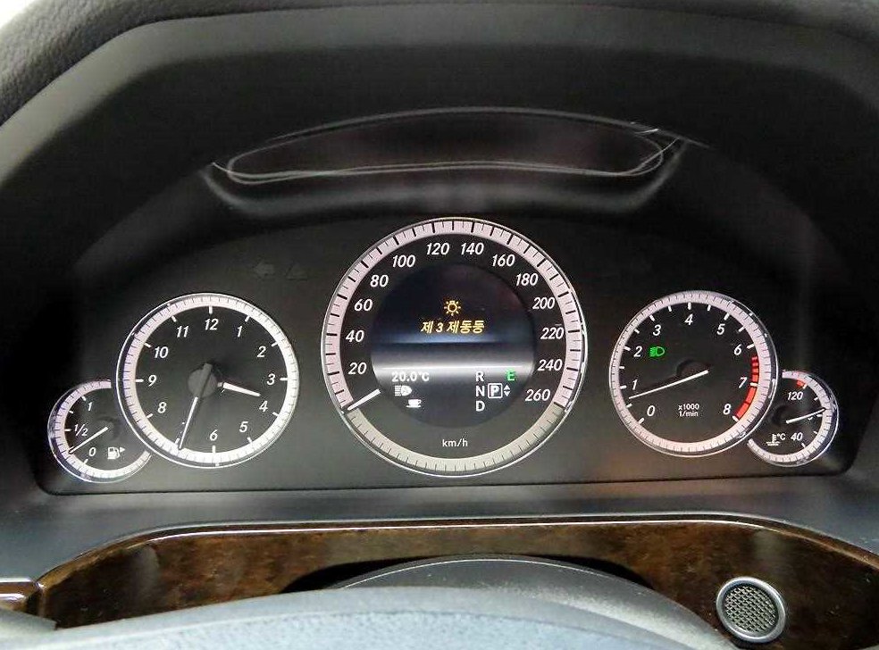 벤츠 E 클래스 E200 CGI 사진 5