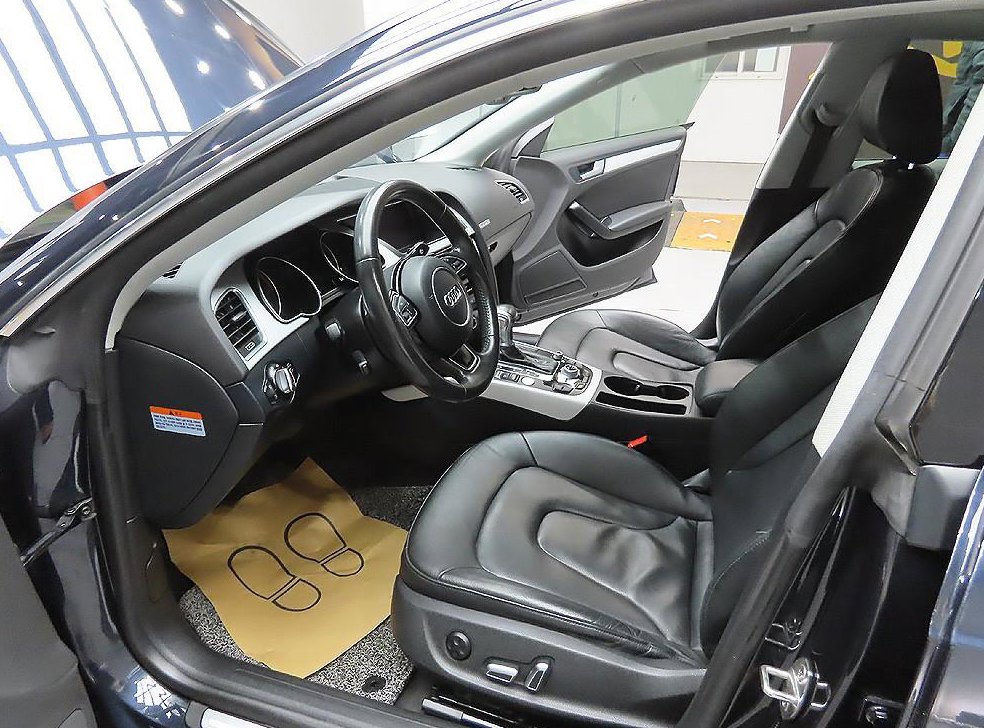 아우디 A5 35 TDI 콰트로 스포츠백 사진 10