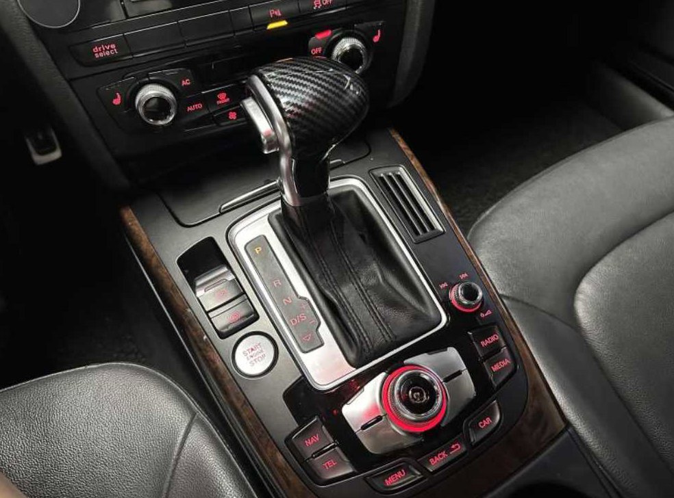 아우디 A4 2.0 TFSI 콰트로 사진 11