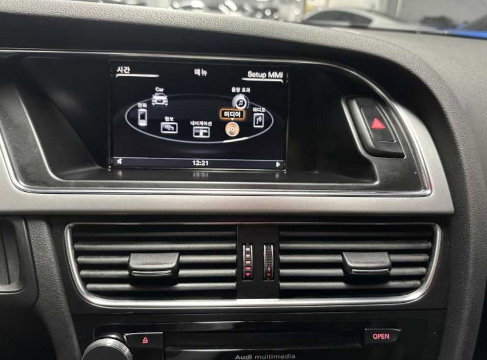 아우디 A4 2.0 TFSI 콰트로 사진 13