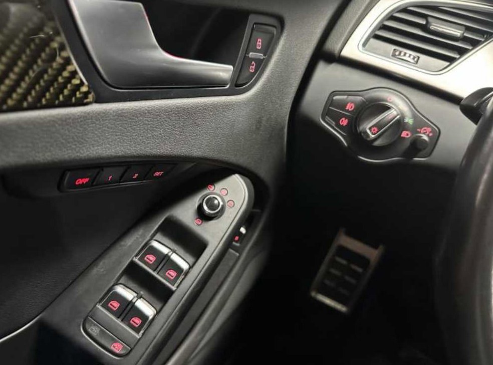 아우디 A4 2.0 TFSI 콰트로 사진 18