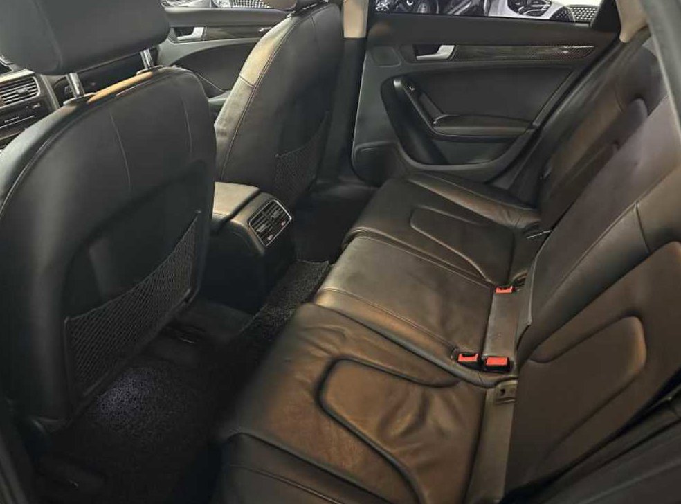 아우디 A4 2.0 TFSI 콰트로 사진 9