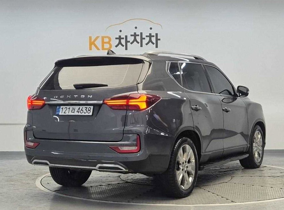 KG모빌리티(쌍용)  렉스턴 디젤 2.2 4WD 프레스티지 사진 3