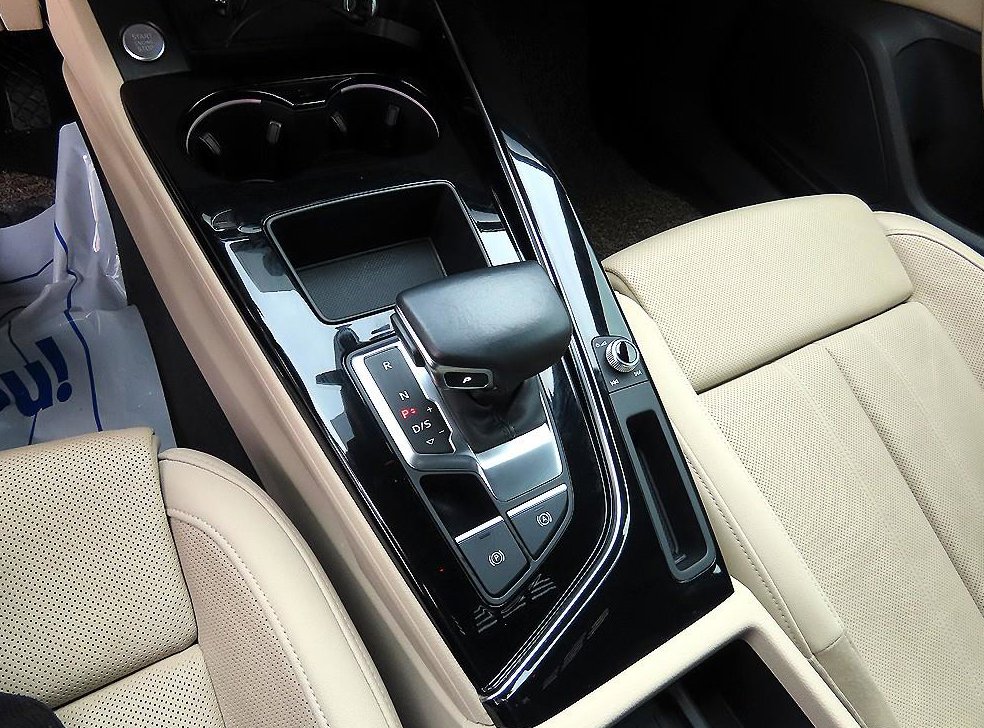 아우디 A4 40 TFSI 프리미엄 사진 11