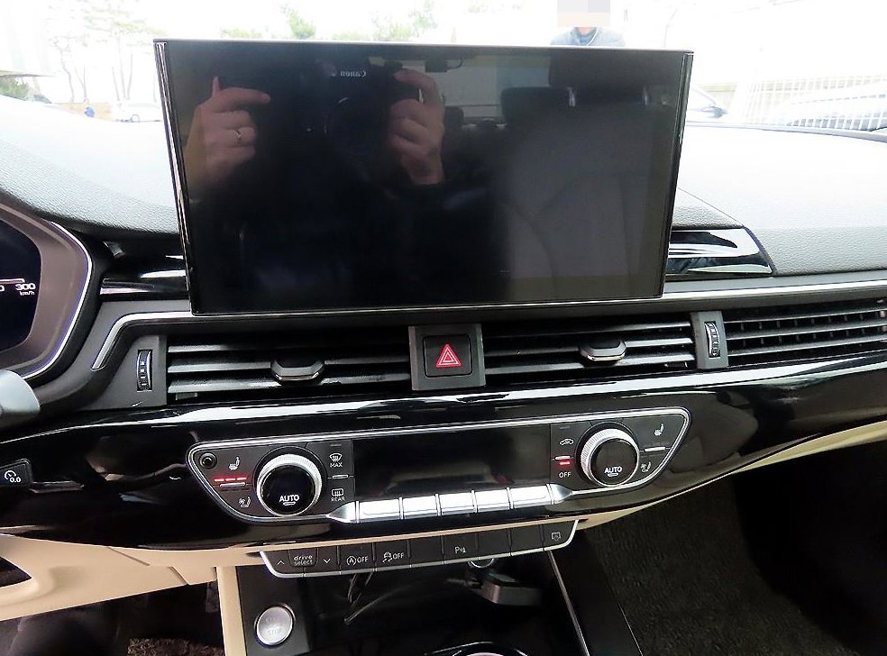 아우디 A4 40 TFSI 프리미엄 사진 13
