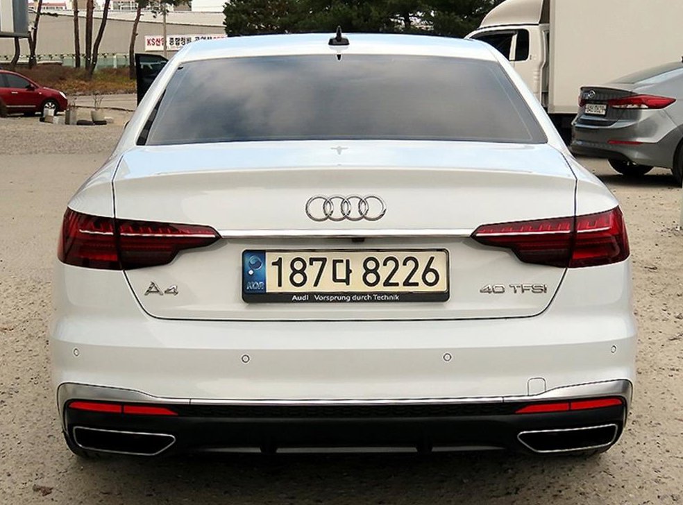 아우디 A4 40 TFSI 프리미엄 사진 4