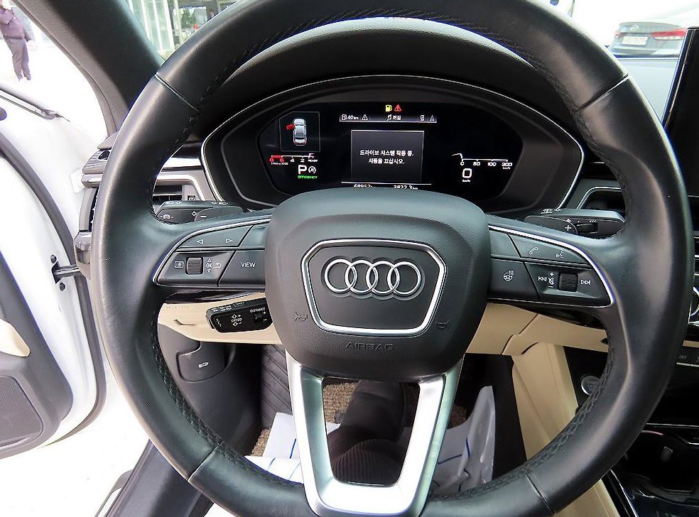 아우디 A4 40 TFSI 프리미엄 사진 8