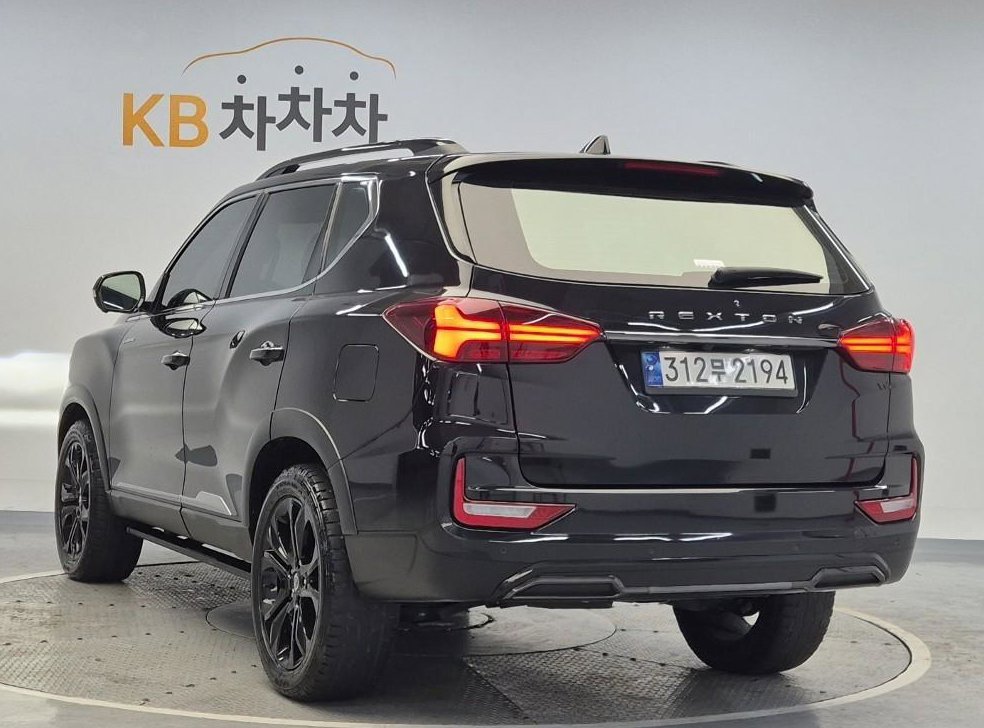 KG모빌리티(쌍용)  렉스턴 디젤 2.2 4WD 더 블랙 사진 2