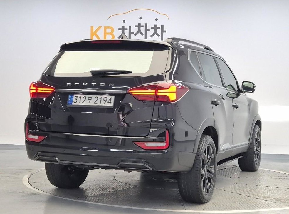 KG모빌리티(쌍용)  렉스턴 디젤 2.2 4WD 더 블랙 사진 3