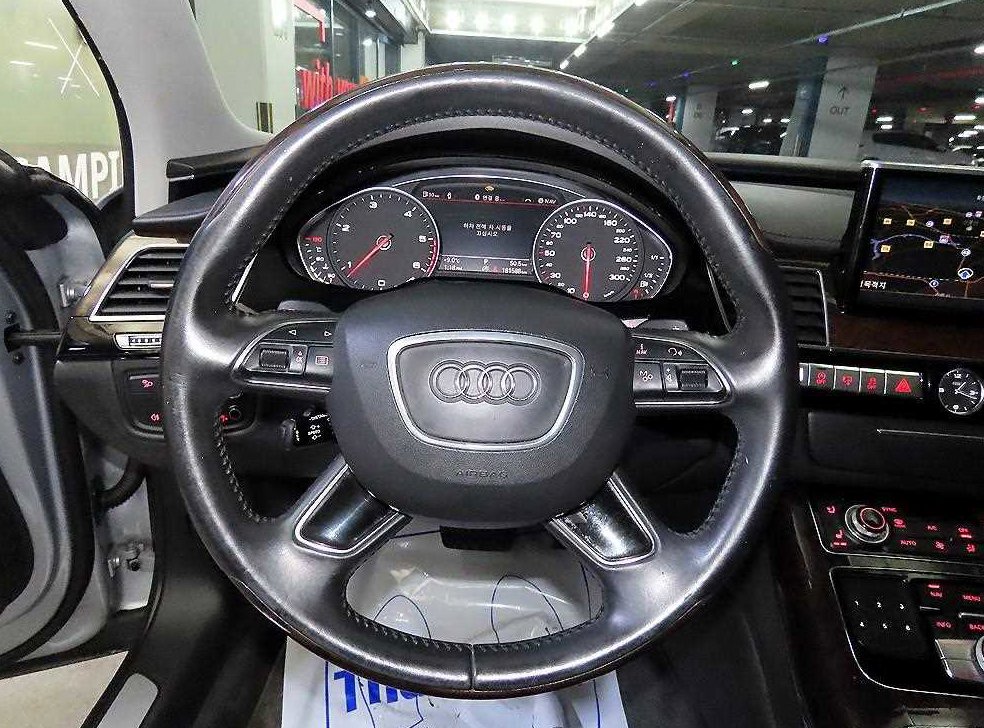 아우디 A8 50 TDI 콰트로 LWB 사진 8