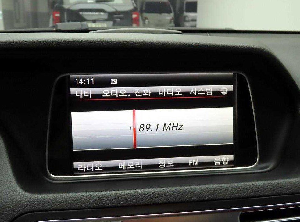 벤츠 E 클래스 E200 쿠페 사진 8