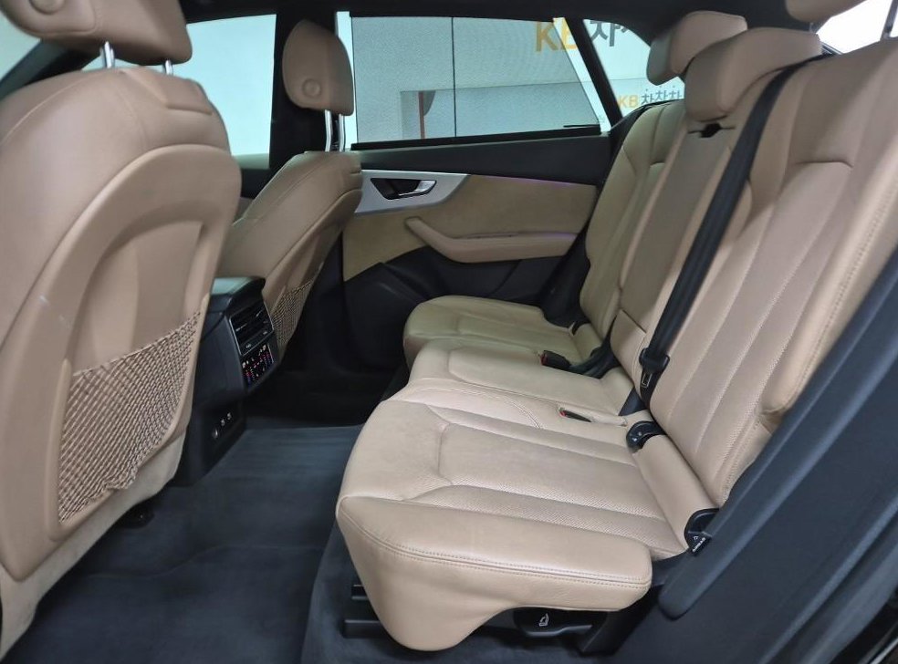아우디 Q8 45 TDI 콰트로 프리미엄 사진 12