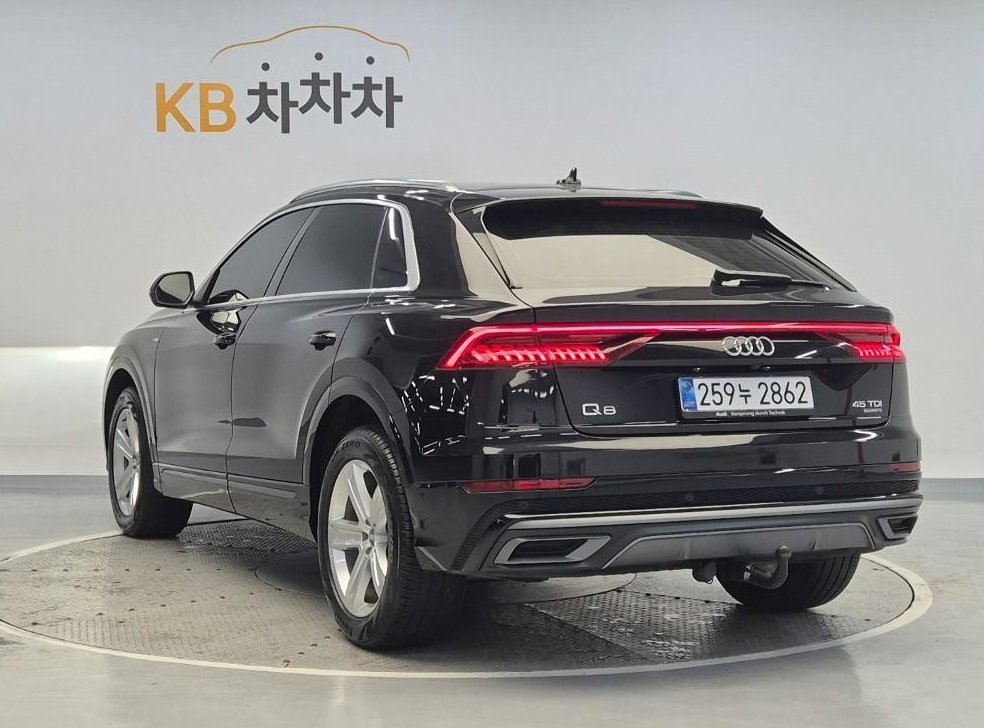 아우디 Q8 45 TDI 콰트로 프리미엄 사진 2
