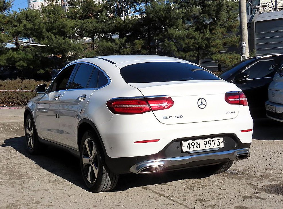 벤츠 GLC 클래스 GLC 300 4MATIC 쿠페 사진 3