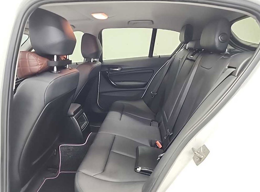 BMW 1시리즈 118d 어반 팩 1 사진 12