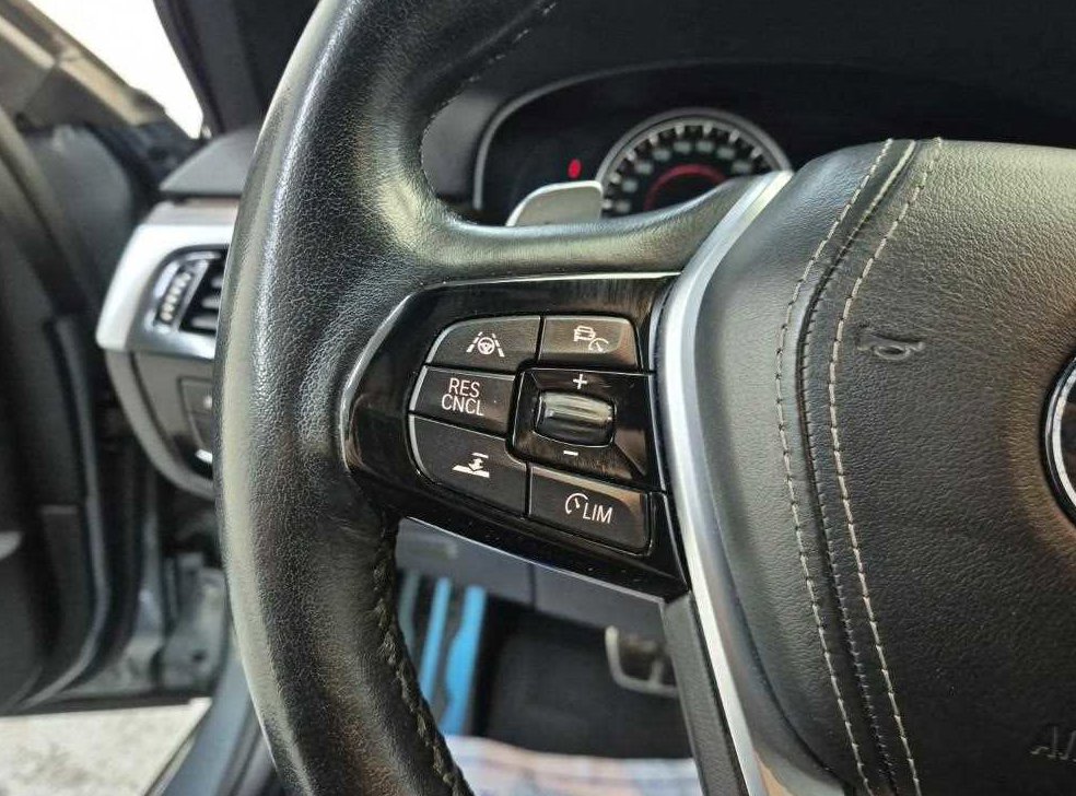 BMW 5시리즈 520d xDrive M 스포츠 플러스 사진 16