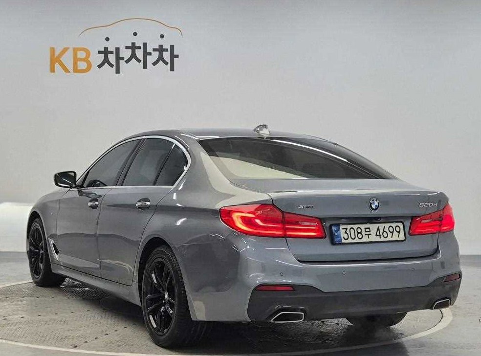 BMW 5시리즈 520d xDrive M 스포츠 플러스 사진 2