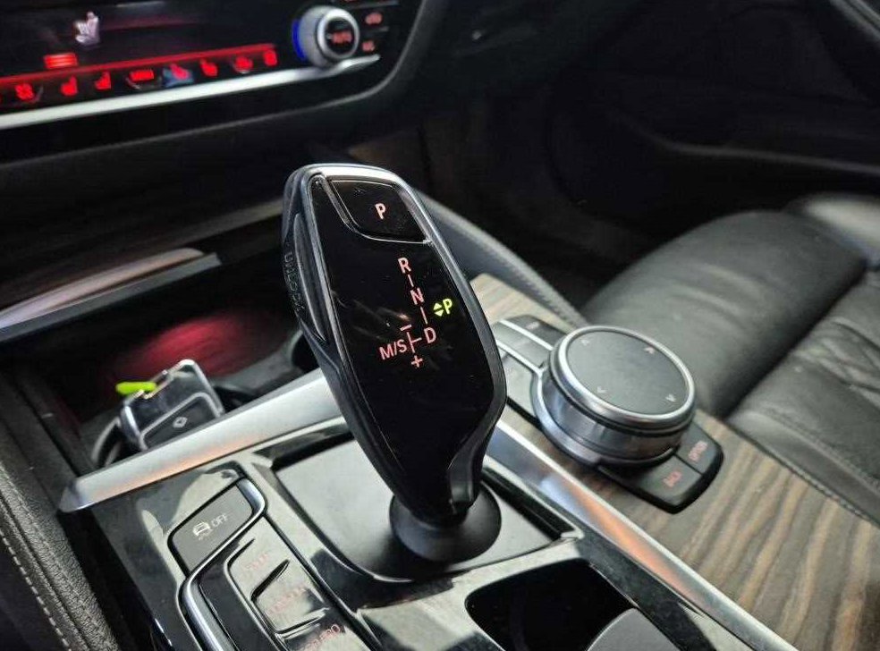 BMW 5시리즈 520d xDrive M 스포츠 플러스 사진 8