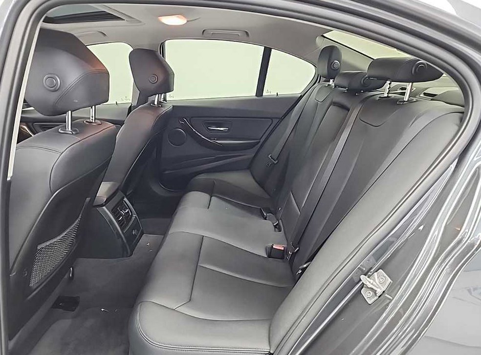 BMW 3시리즈 320d 사진 12
