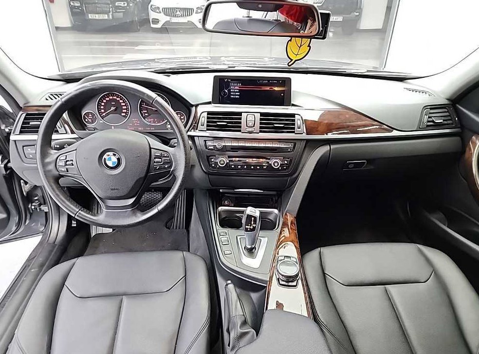 BMW 3시리즈 320d 사진 7