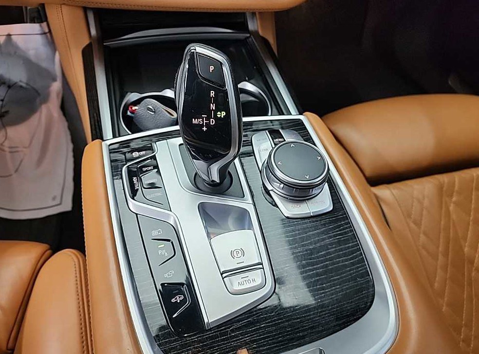 BMW 7시리즈 745Le sDrive M 스포츠 사진 8