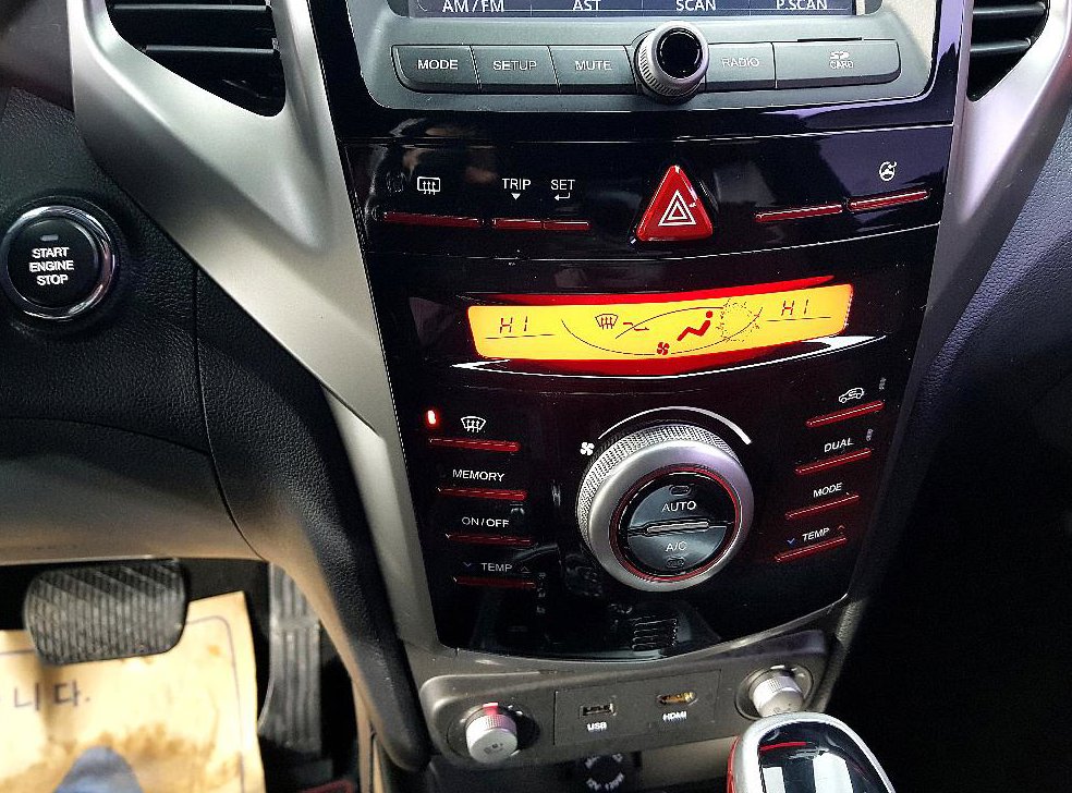 KG모빌리티(쌍용)  티볼리 가솔린 2WD 1.6 LX 사진 12