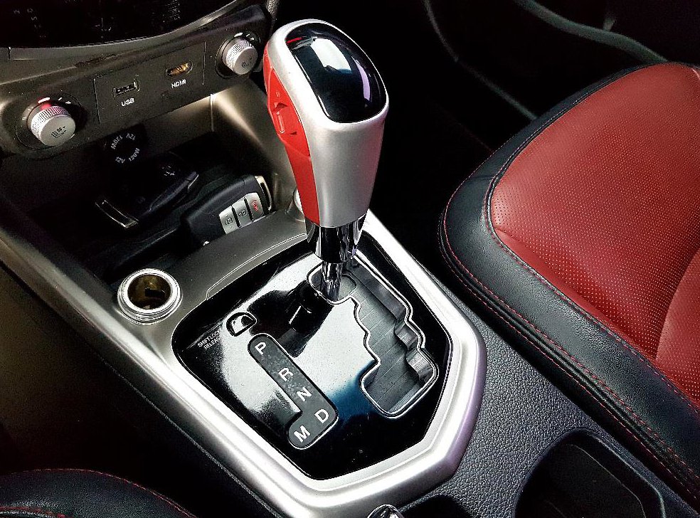 KG모빌리티(쌍용)  티볼리 가솔린 2WD 1.6 LX 사진 13