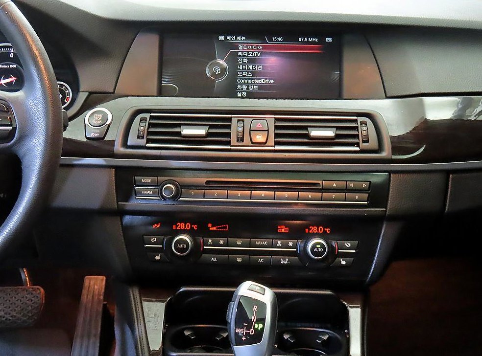 BMW 5시리즈 528i xDrive 사진 11