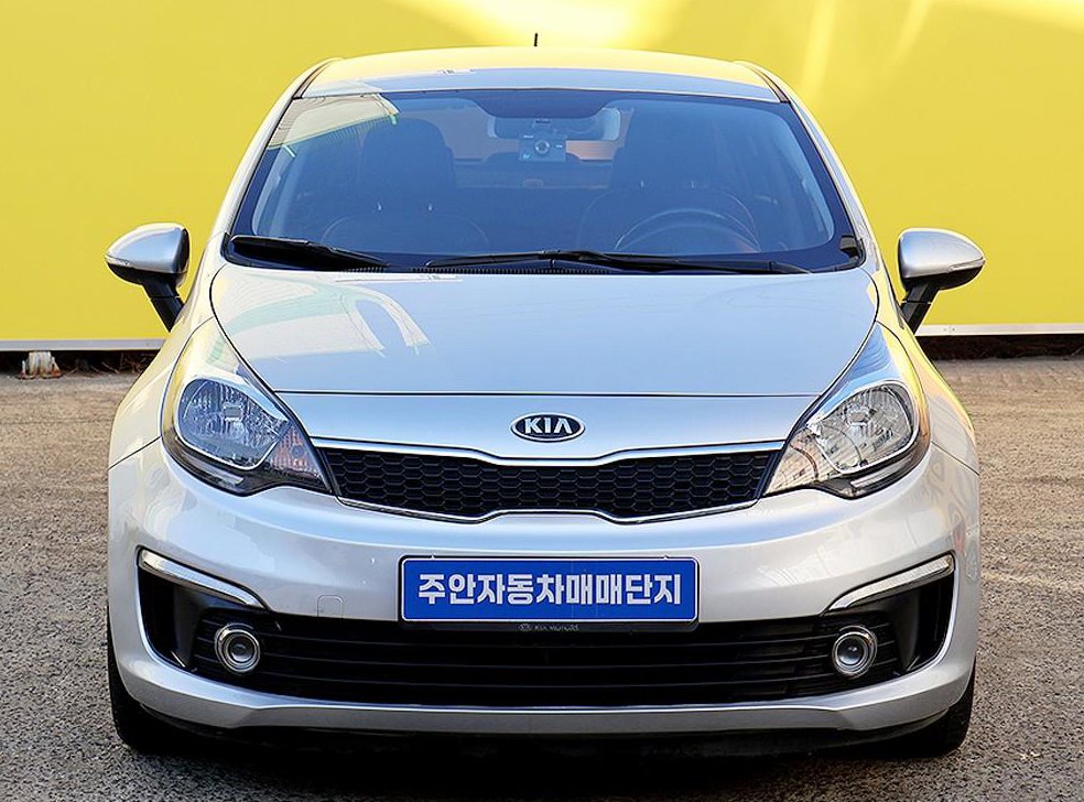 기아 프라이드 4DR 1.4 MPI 트렌디