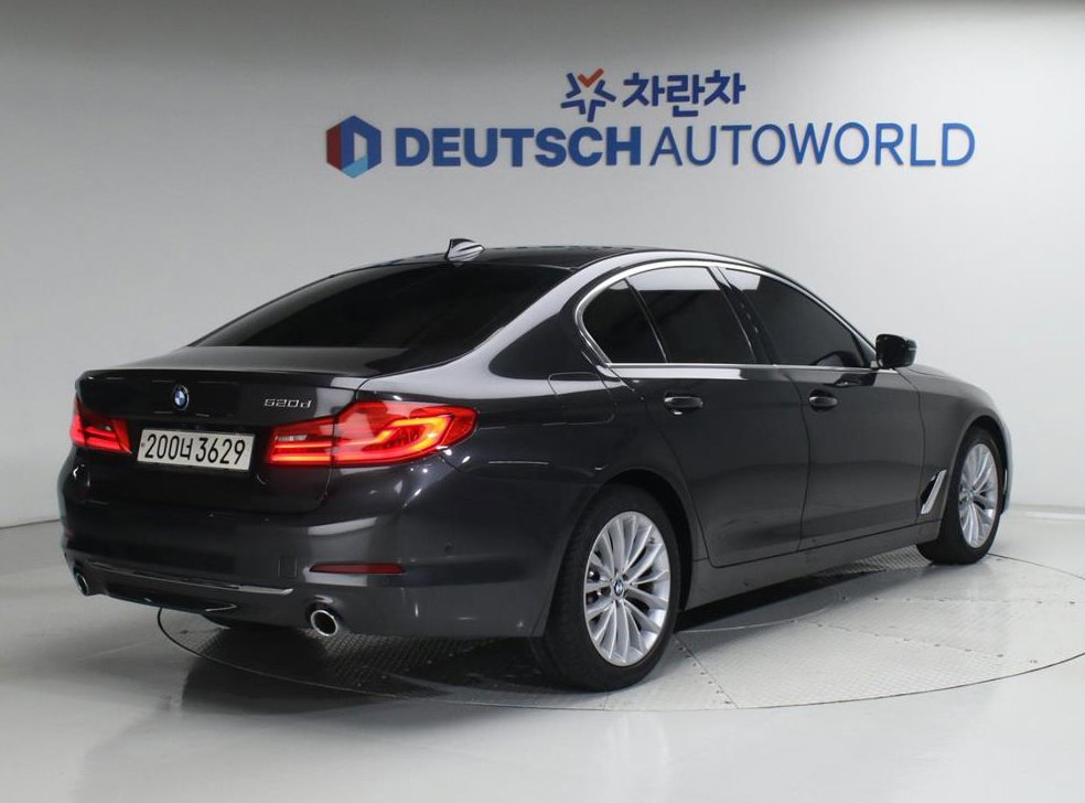 BMW 5시리즈 520d 럭셔리 플러스 사진 2