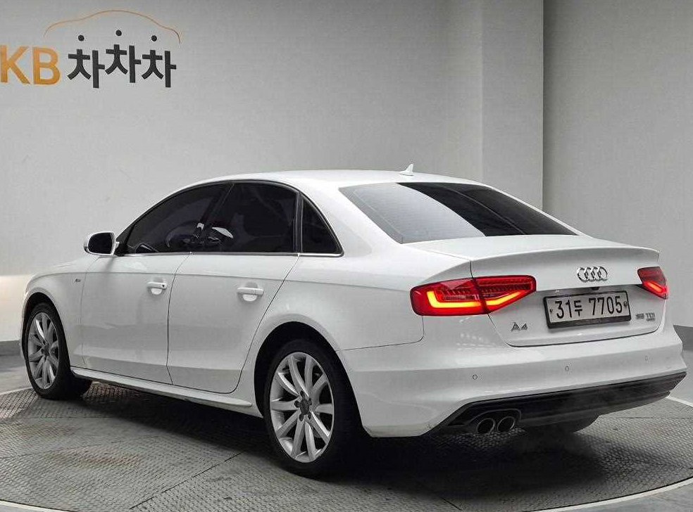 아우디 A4 35 TDI 콰트로 사진 2