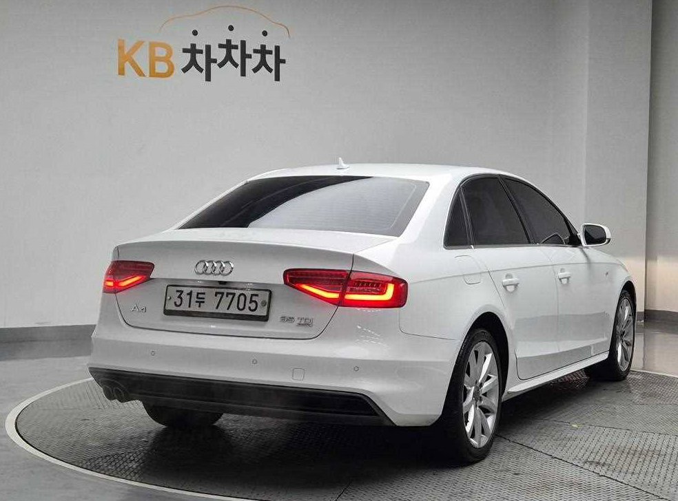 아우디 A4 35 TDI 콰트로 사진 3