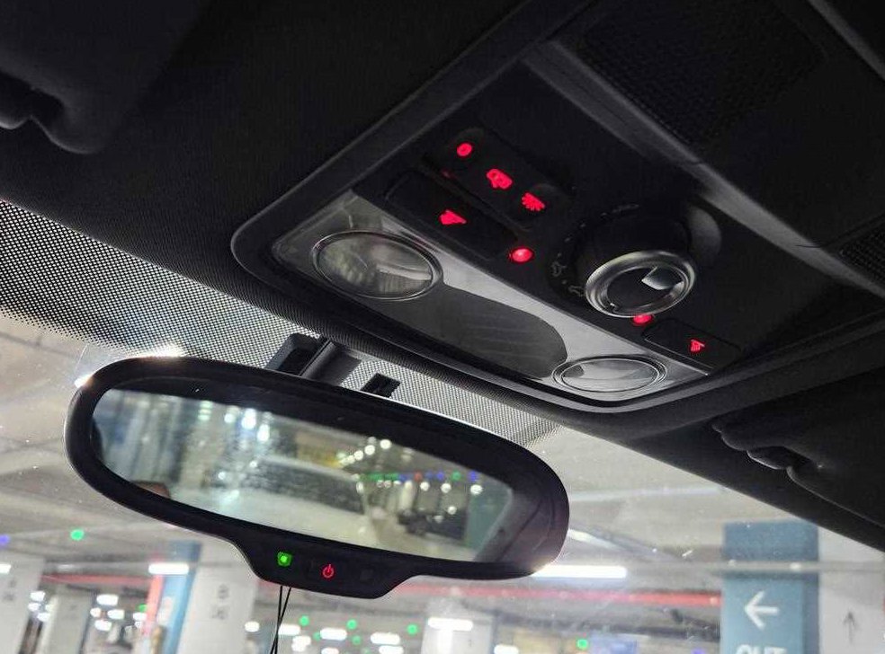 폭스바겐 비틀 2.0 TDI 프리미엄 사진 17