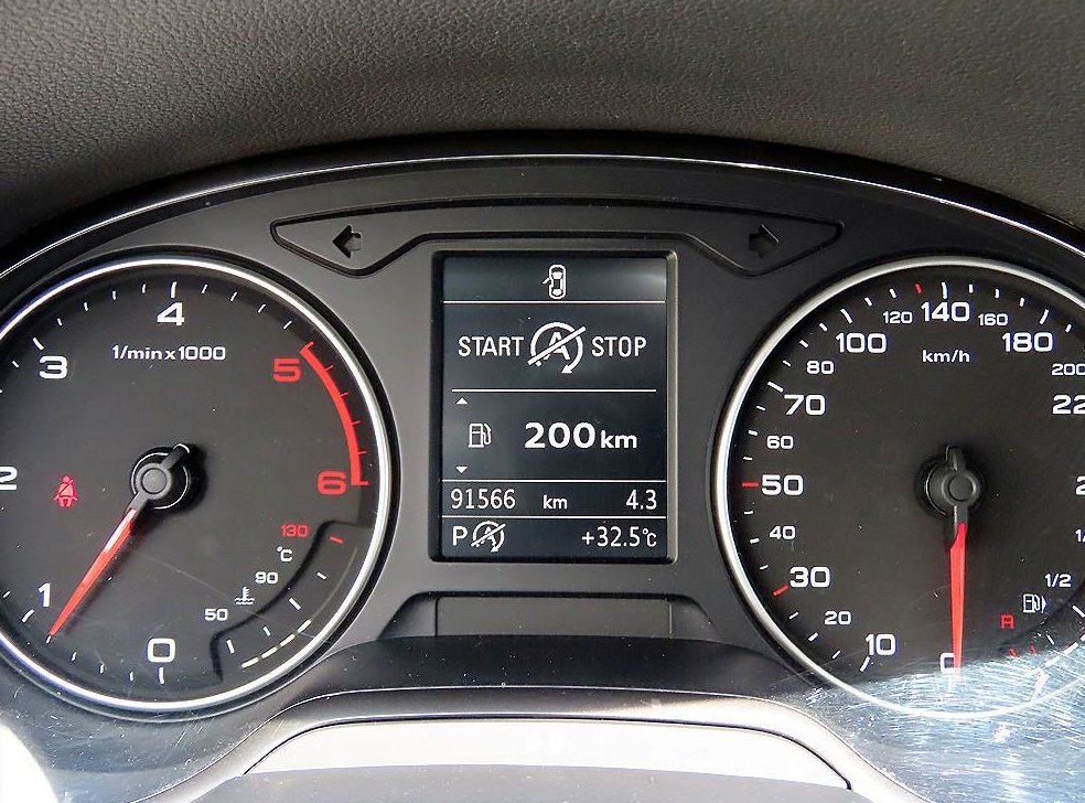 아우디 A3 2.0 TDI 사진 9
