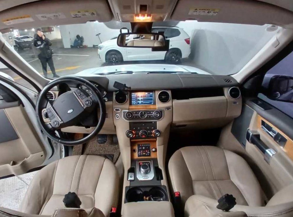 랜드로버 디스커버리 3.0 SDV6 SE 사진 6