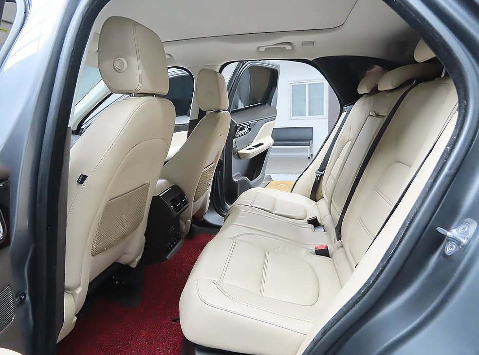 재규어 F-PACE 20d 프레스티지 사진 10