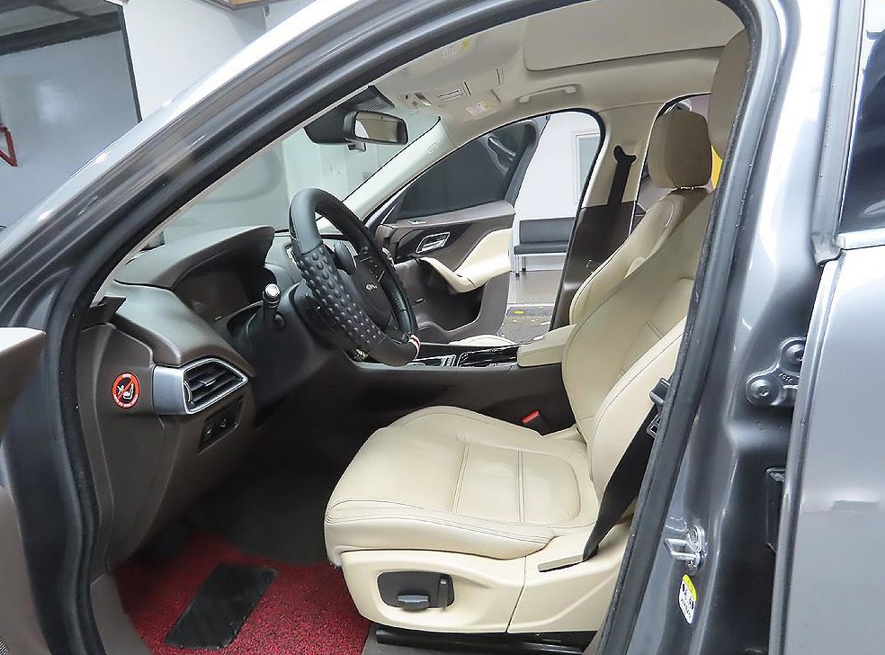 재규어 F-PACE 20d 프레스티지 사진 12
