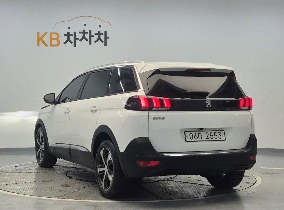 푸조 5008 1.6 BlueHDi 알뤼르 사진 2