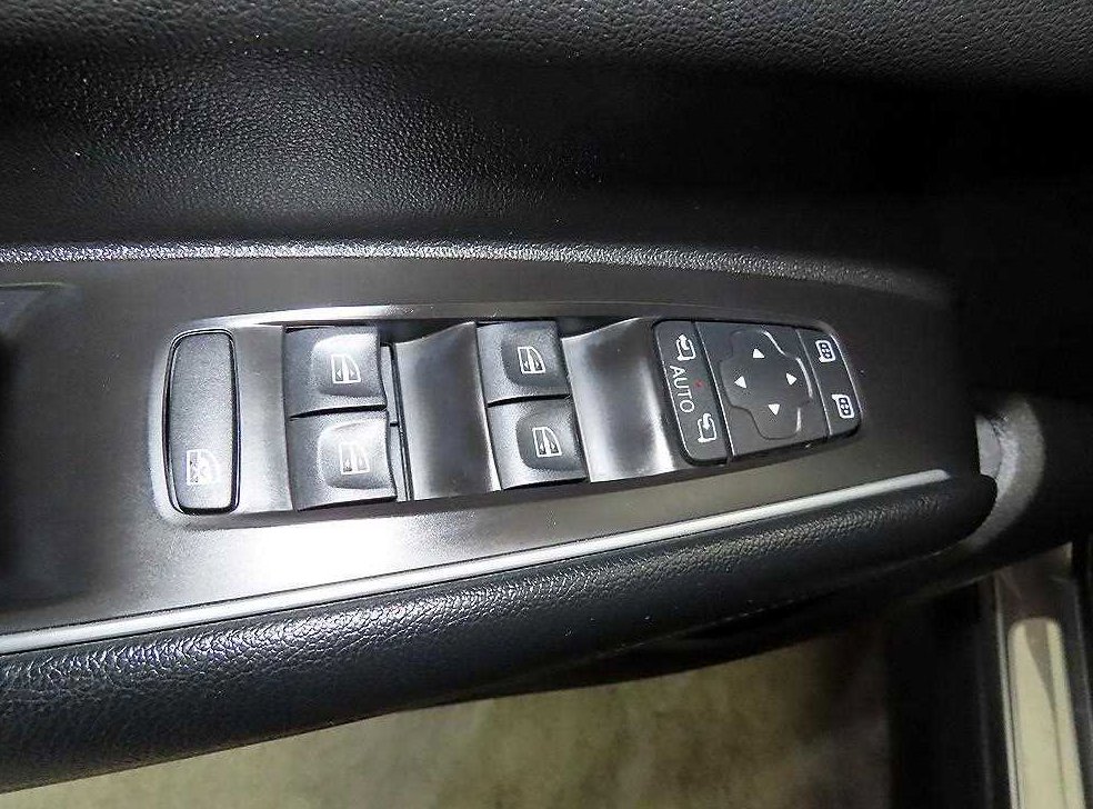 르노코리아(삼성) QM6 2.0 LPe RE 시그니처 2WD 사진 13